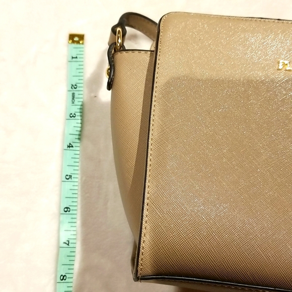 Woman's  Fashion  Pocketbook - Picture 8 of 8